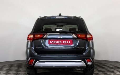 Mitsubishi Outlander III рестайлинг 3, 2019 год, 2 299 000 рублей, 6 фотография