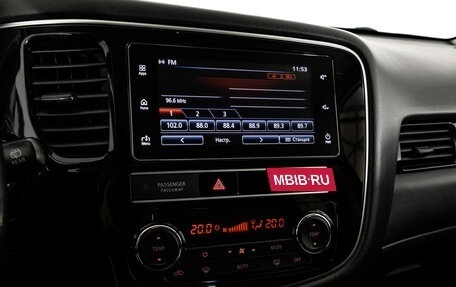 Mitsubishi Outlander III рестайлинг 3, 2019 год, 2 299 000 рублей, 15 фотография