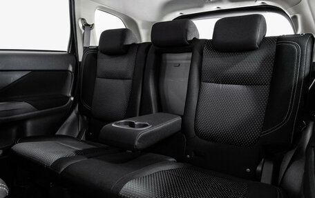 Mitsubishi Outlander III рестайлинг 3, 2019 год, 2 299 000 рублей, 21 фотография