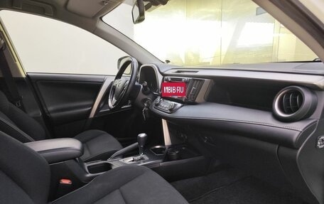 Toyota RAV4, 2015 год, 2 299 000 рублей, 13 фотография