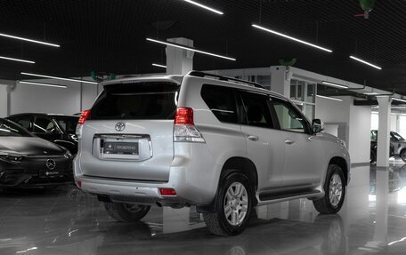 Toyota Land Cruiser Prado 150 рестайлинг 2, 2011 год, 3 080 000 рублей, 5 фотография