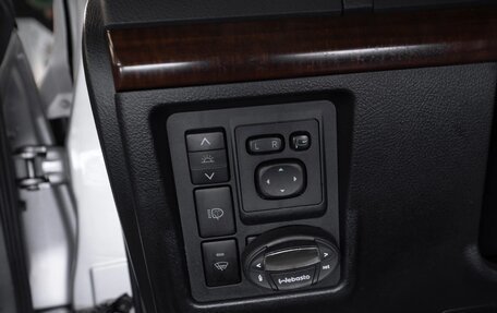 Toyota Land Cruiser Prado 150 рестайлинг 2, 2011 год, 3 080 000 рублей, 23 фотография