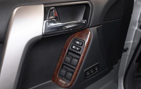 Toyota Land Cruiser Prado 150 рестайлинг 2, 2011 год, 3 080 000 рублей, 20 фотография