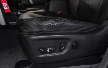 Toyota Land Cruiser Prado 150 рестайлинг 2, 2011 год, 3 080 000 рублей, 22 фотография