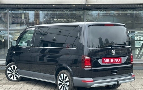 Volkswagen Multivan T6 рестайлинг, 2018 год, 4 600 000 рублей, 3 фотография