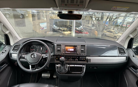 Volkswagen Multivan T6 рестайлинг, 2018 год, 4 600 000 рублей, 9 фотография