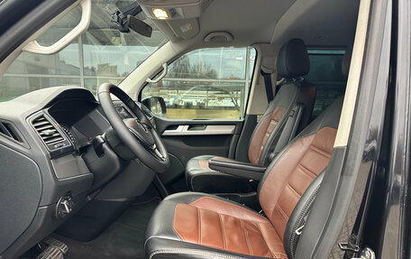 Volkswagen Multivan T6 рестайлинг, 2018 год, 4 600 000 рублей, 16 фотография