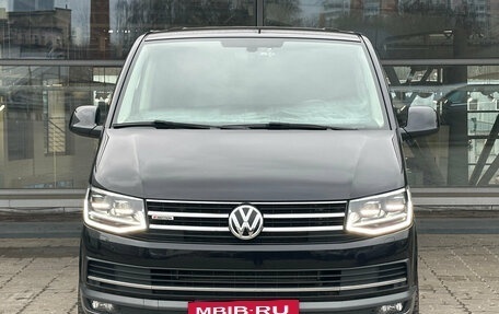 Volkswagen Multivan T6 рестайлинг, 2018 год, 4 600 000 рублей, 8 фотография