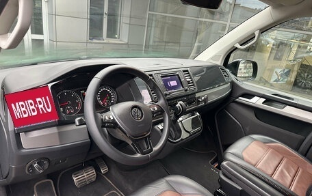Volkswagen Multivan T6 рестайлинг, 2018 год, 4 600 000 рублей, 14 фотография