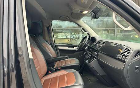 Volkswagen Multivan T6 рестайлинг, 2018 год, 4 600 000 рублей, 19 фотография