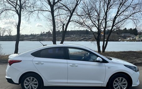 Hyundai Solaris II рестайлинг, 2021 год, 1 390 000 рублей, 7 фотография