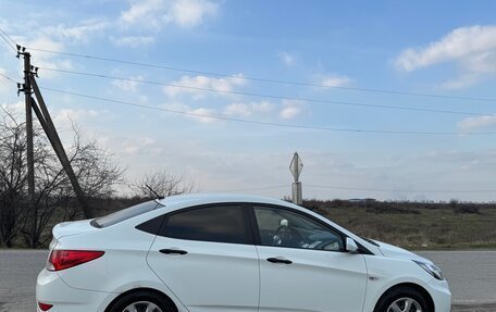 Hyundai Solaris II рестайлинг, 2012 год, 820 000 рублей, 4 фотография