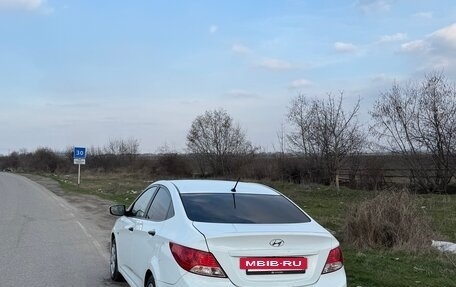 Hyundai Solaris II рестайлинг, 2012 год, 820 000 рублей, 5 фотография