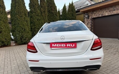 Mercedes-Benz E-Класс, 2018 год, 4 400 000 рублей, 5 фотография