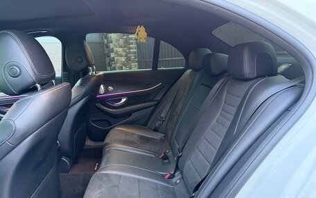 Mercedes-Benz E-Класс, 2018 год, 4 400 000 рублей, 15 фотография