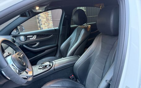 Mercedes-Benz E-Класс, 2018 год, 4 400 000 рублей, 14 фотография