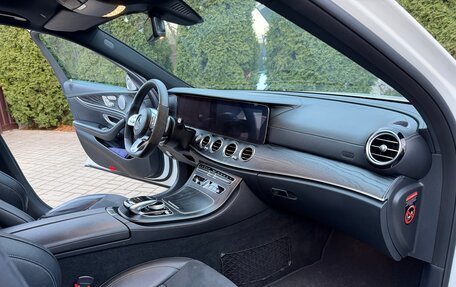 Mercedes-Benz E-Класс, 2018 год, 4 400 000 рублей, 18 фотография