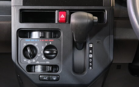 Toyota Roomy I, 2021 год, 1 279 000 рублей, 16 фотография