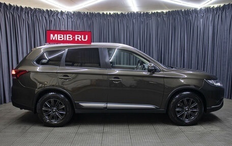 Mitsubishi Outlander III рестайлинг 3, 2020 год, 2 298 000 рублей, 4 фотография