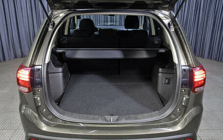 Mitsubishi Outlander III рестайлинг 3, 2020 год, 2 298 000 рублей, 10 фотография