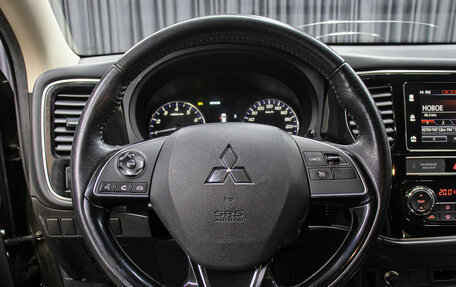 Mitsubishi Outlander III рестайлинг 3, 2020 год, 2 298 000 рублей, 17 фотография