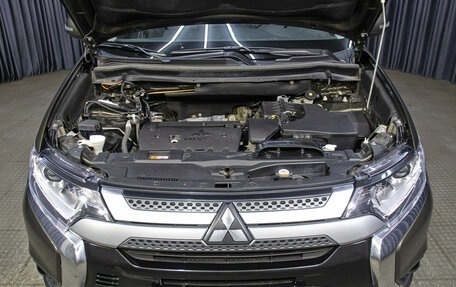 Mitsubishi Outlander III рестайлинг 3, 2020 год, 2 298 000 рублей, 9 фотография