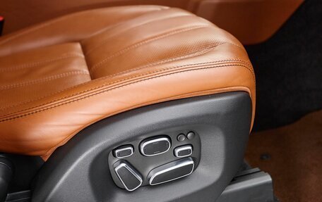 Land Rover Range Rover IV рестайлинг, 2015 год, 5 150 000 рублей, 26 фотография