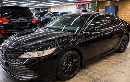 Toyota Camry, 2019 год, 2 700 000 рублей, 3 фотография