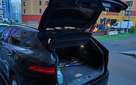 Jaguar F-Pace, 2016 год, 3 200 000 рублей, 11 фотография