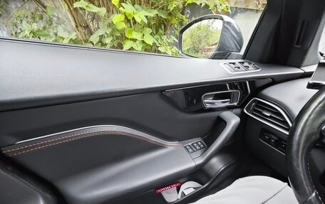 Jaguar F-Pace, 2016 год, 3 200 000 рублей, 20 фотография