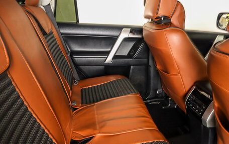 Toyota Land Cruiser Prado 150 рестайлинг 2, 2019 год, 7 149 000 рублей, 11 фотография