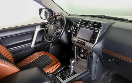 Toyota Land Cruiser Prado 150 рестайлинг 2, 2019 год, 7 149 000 рублей, 12 фотография