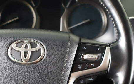 Toyota Land Cruiser Prado 150 рестайлинг 2, 2019 год, 7 149 000 рублей, 19 фотография