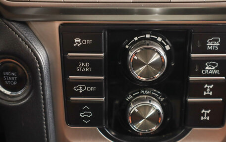 Toyota Land Cruiser Prado 150 рестайлинг 2, 2019 год, 7 149 000 рублей, 21 фотография