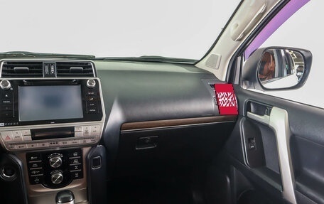 Toyota Land Cruiser Prado 150 рестайлинг 2, 2019 год, 7 149 000 рублей, 15 фотография