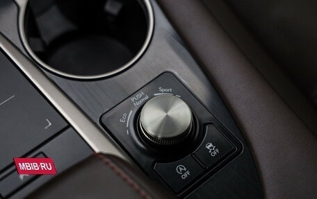 Lexus RX IV рестайлинг, 2021 год, 4 599 000 рублей, 22 фотография