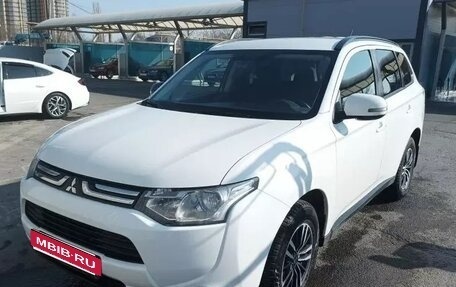 Mitsubishi Outlander III рестайлинг 3, 2013 год, 1 535 000 рублей, 1 фотография