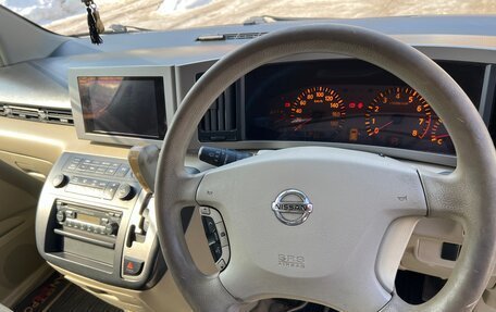 Nissan Elgrand III, 2003 год, 700 000 рублей, 4 фотография