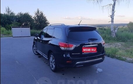 Nissan Pathfinder, 2014 год, 1 700 000 рублей, 2 фотография