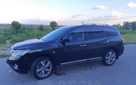 Nissan Pathfinder, 2014 год, 1 700 000 рублей, 21 фотография