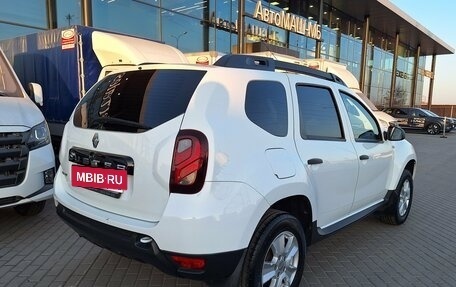 Renault Duster I рестайлинг, 2017 год, 980 000 рублей, 2 фотография