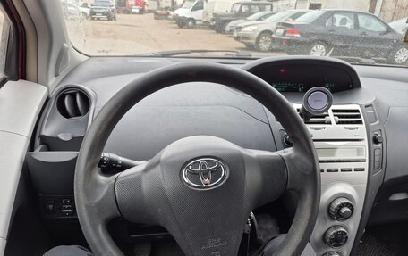 Toyota Yaris III рестайлинг, 2007 год, 309 000 рублей, 7 фотография