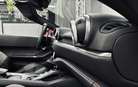 Ferrari Portofino, 2019 год, 22 700 000 рублей, 29 фотография