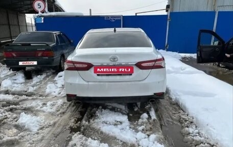 Toyota Camry, 2022 год, 3 900 000 рублей, 5 фотография