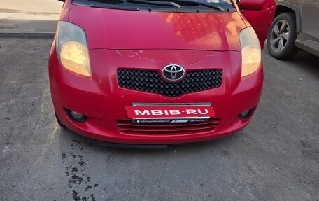 Toyota Yaris III рестайлинг, 2008 год, 450 000 рублей, 2 фотография