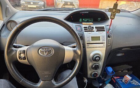Toyota Yaris III рестайлинг, 2008 год, 450 000 рублей, 11 фотография