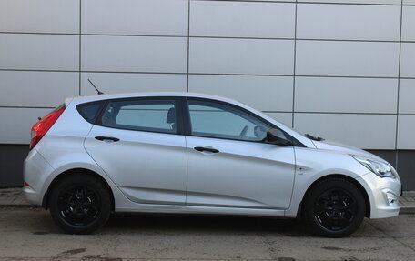 Hyundai Solaris II рестайлинг, 2015 год, 1 035 000 рублей, 5 фотография