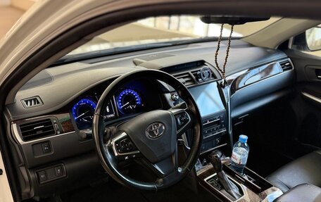Toyota Camry, 2017 год, 2 275 000 рублей, 6 фотография