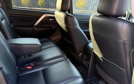 Mitsubishi Pajero Sport III рестайлинг, 2021 год, 4 200 000 рублей, 8 фотография