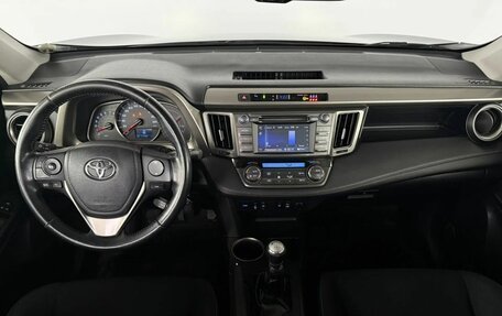 Toyota RAV4, 2014 год, 1 940 000 рублей, 14 фотография
